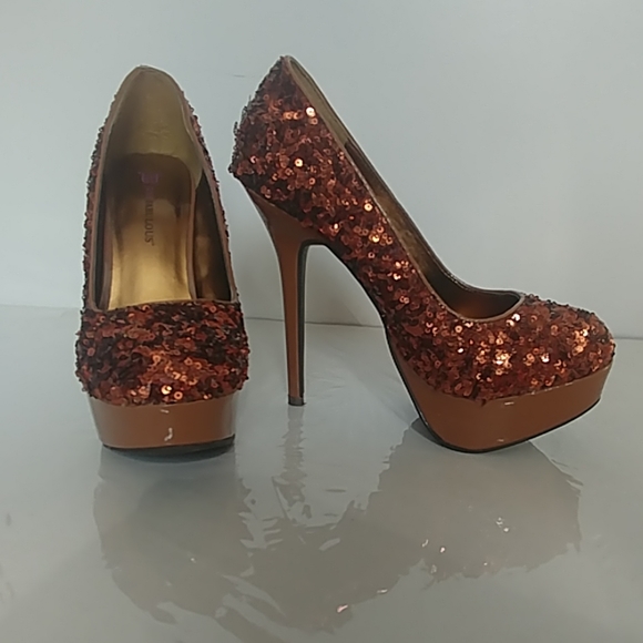 Shoes - Picture 1 of 3